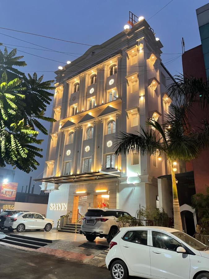 Hotel Sarvin Lakhnau Kültér fotó